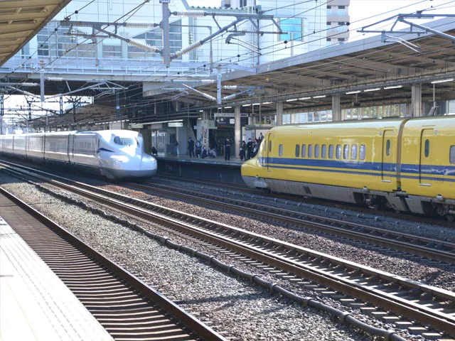 豊橋駅は新幹線の停車駅